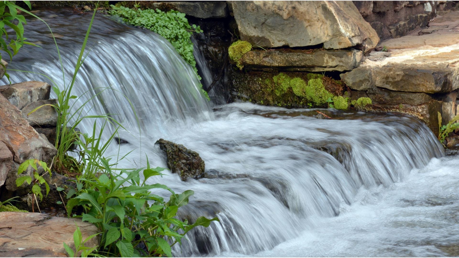 Acqua strutturata: benefici e rituali quotidiani con Flaska